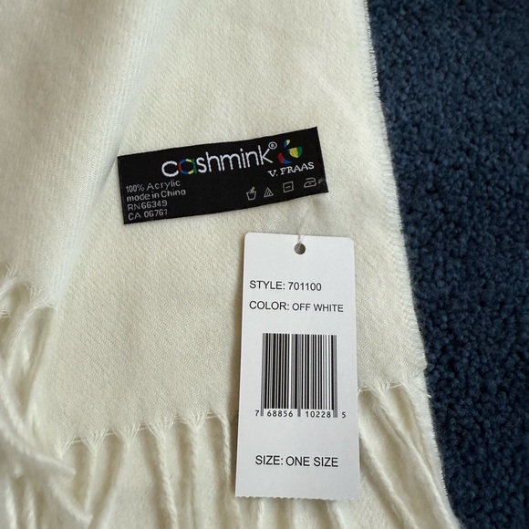 Fraas Creamy Winter White Scarf with Fringe - Picture 3 of 4